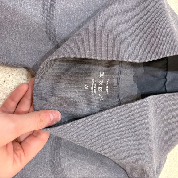 NVGTN Grey Leggings Size Medium - Picture 6 of 6